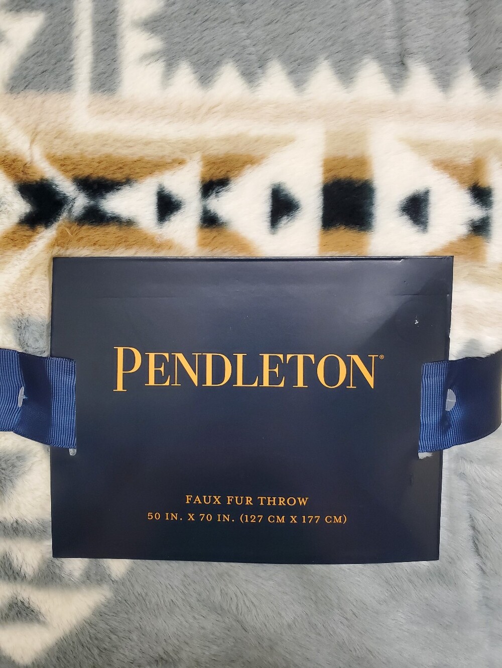 Pendleton Faux Fur Throw Light Blue Aztec Native Print 50x70" Plush Blanket NEW - Picture 3 of 6